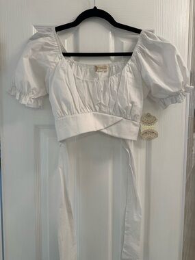 Altar'd State White Puff-Sleeve Cropped Tie-Back Top